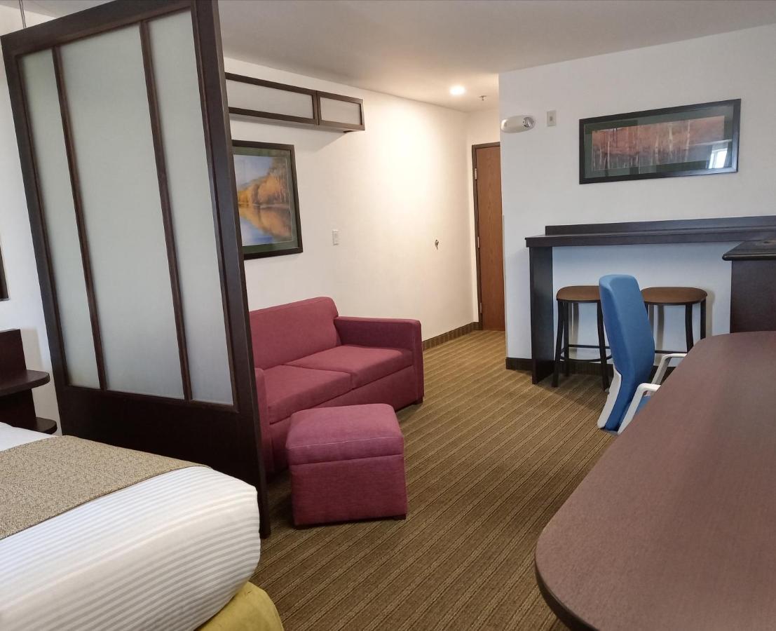 Microtel Inn&Suites Toluca Exterior foto