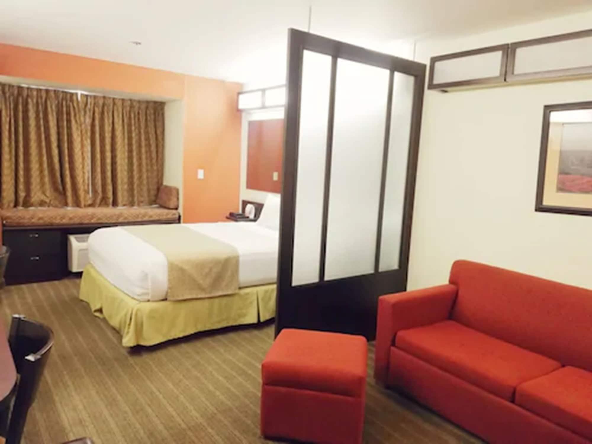 Microtel Inn&Suites Toluca Exterior foto