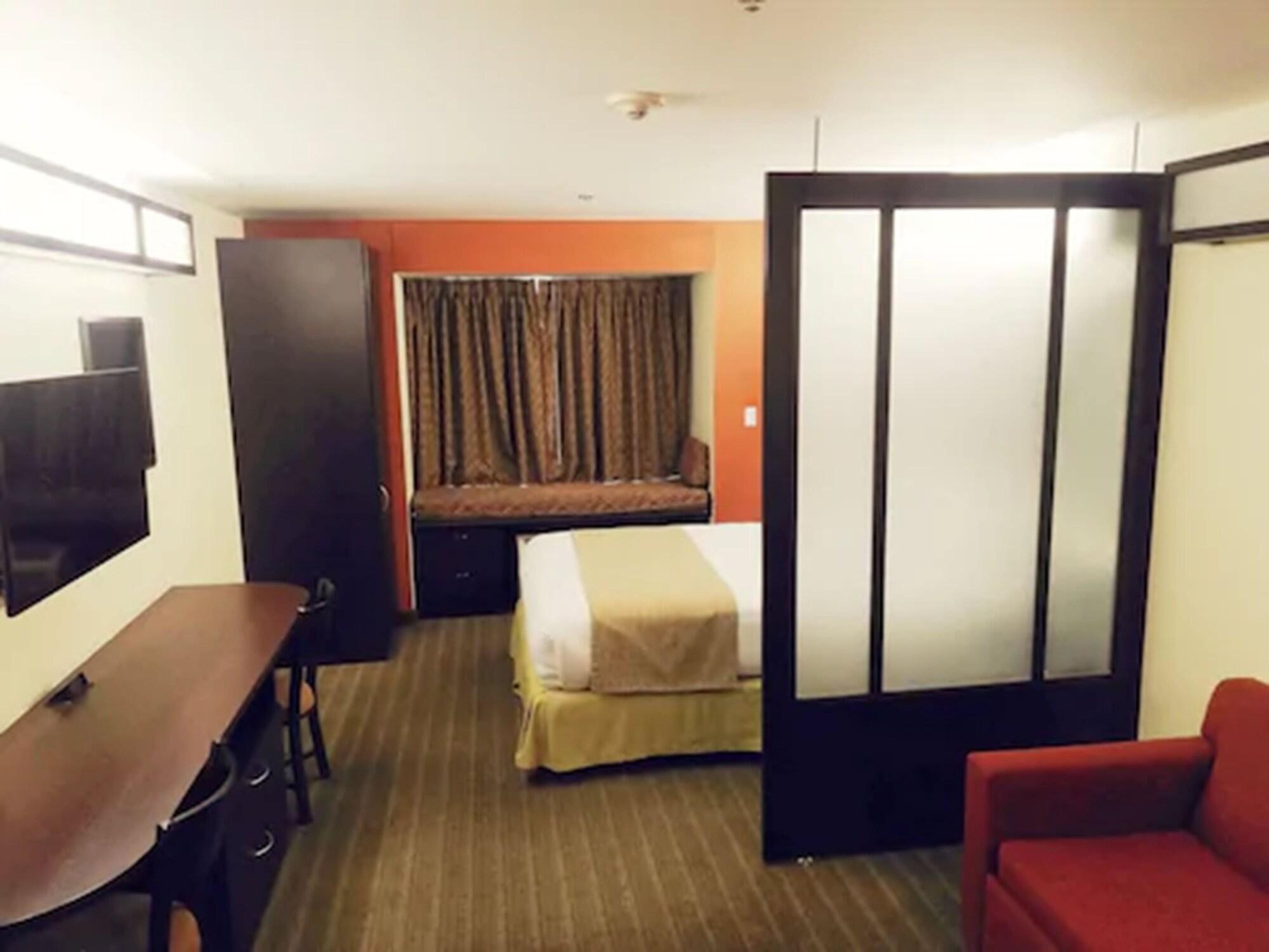 Microtel Inn&Suites Toluca Exterior foto