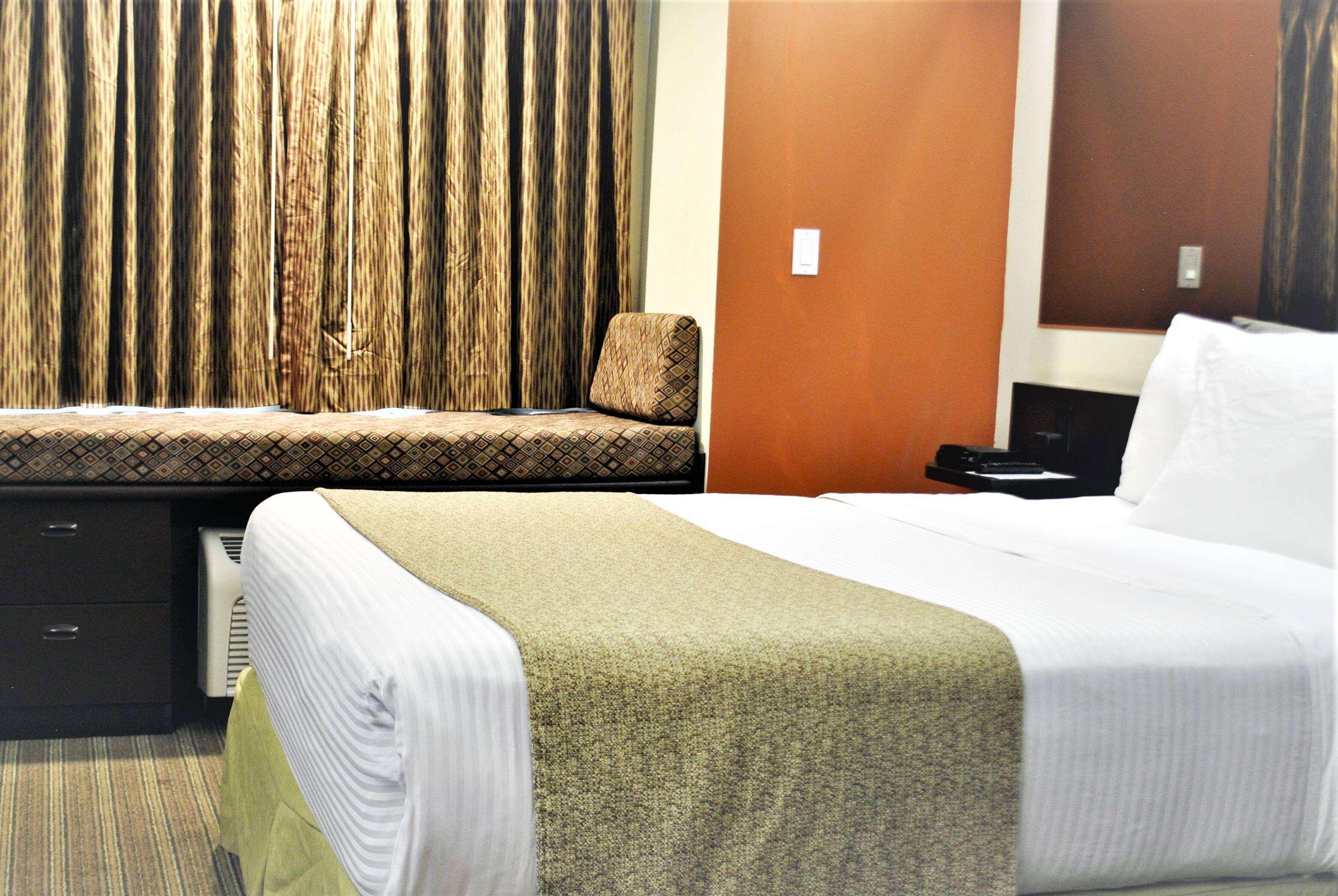 Microtel Inn&Suites Toluca Exterior foto