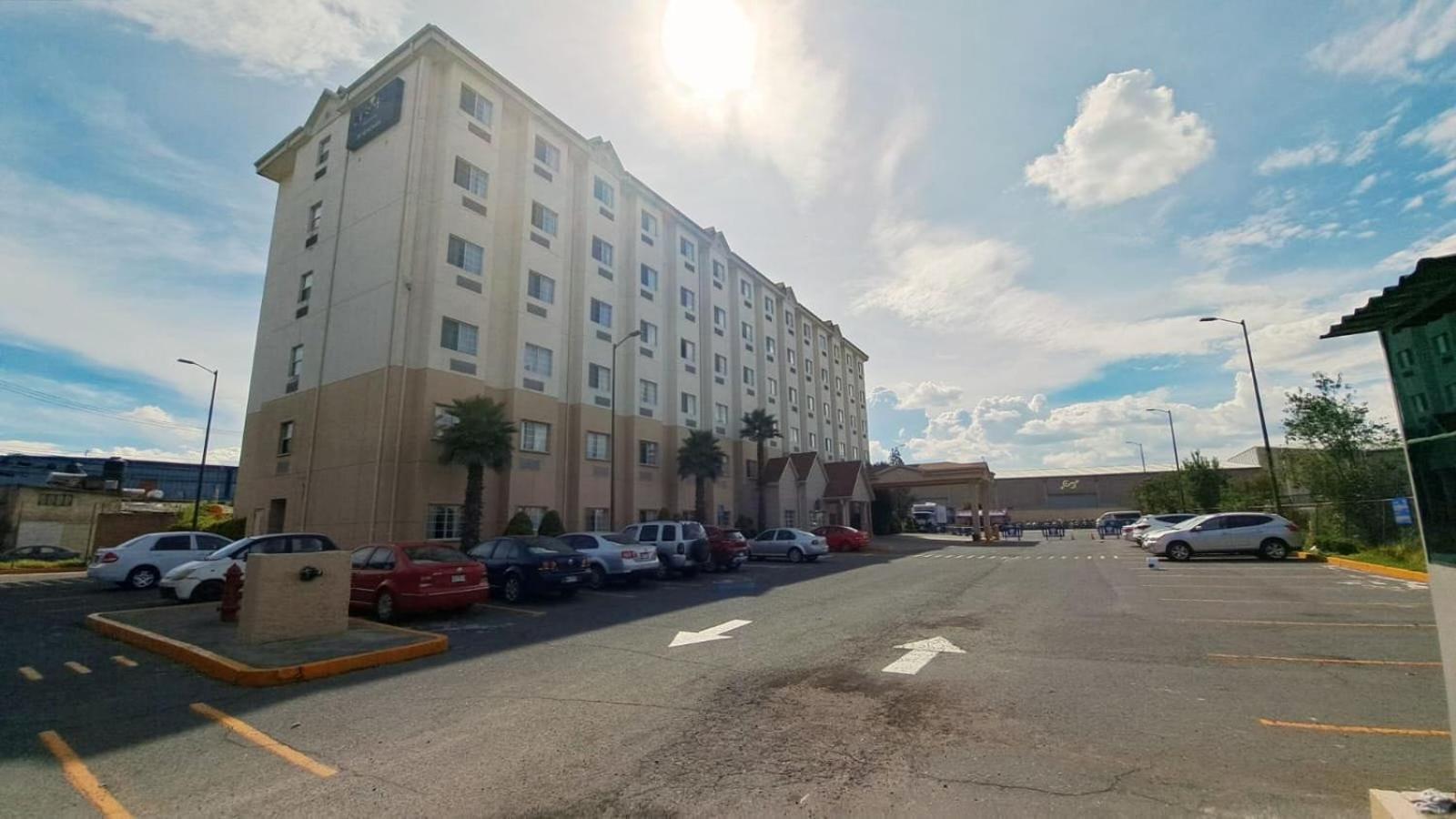 Microtel Inn&Suites Toluca Exterior foto