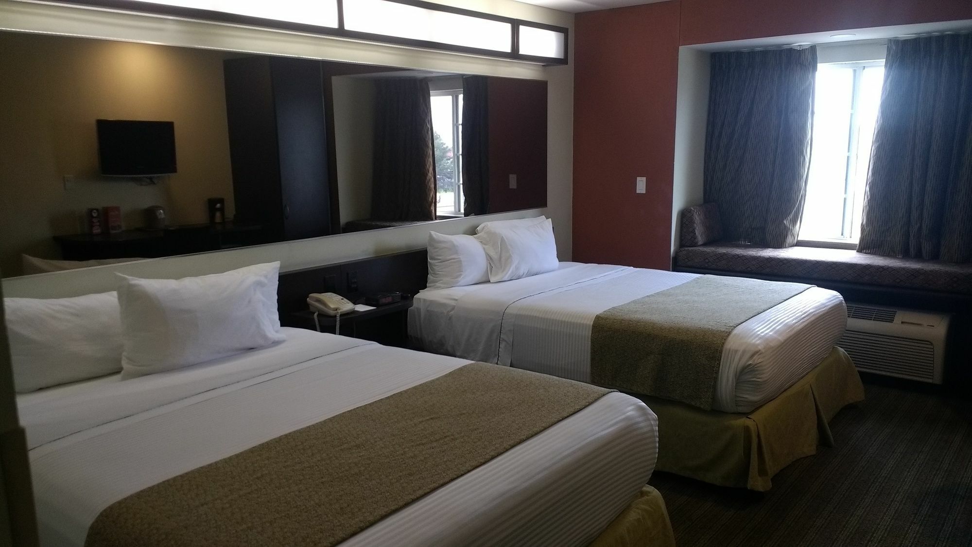 Microtel Inn&Suites Toluca Exterior foto